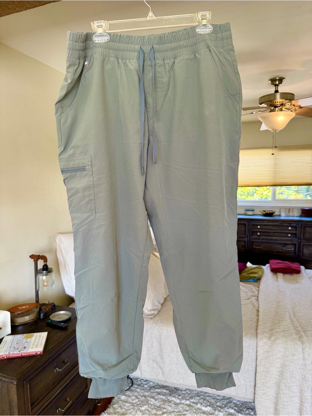FIGS Technical Collection Cargo Pants Light Green XL